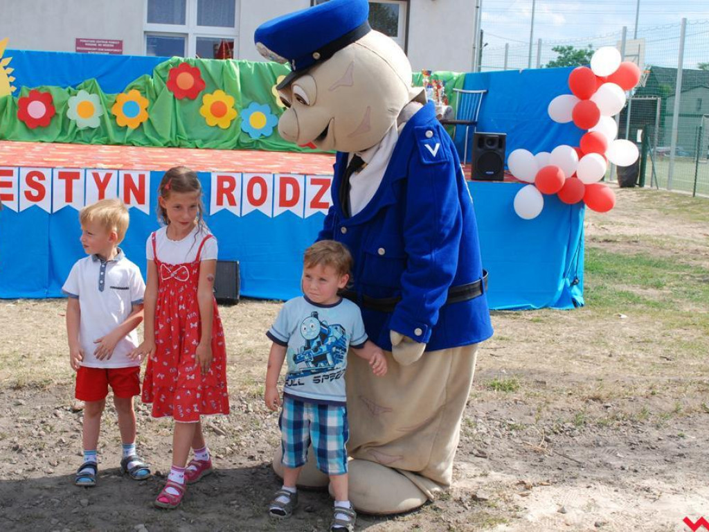 Festyn w Pietrzykowie w barwach biało - czerwonych