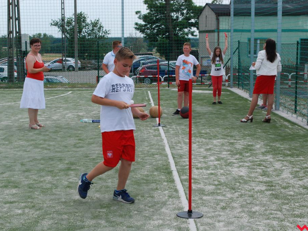 Festyn w Pietrzykowie w barwach biało - czerwonych