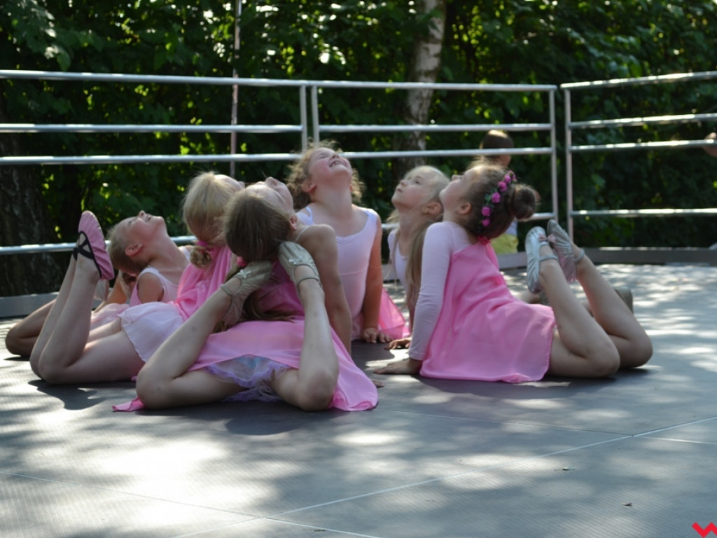 Tłumy na tanecznym pikniku Alchemia Dance Studio