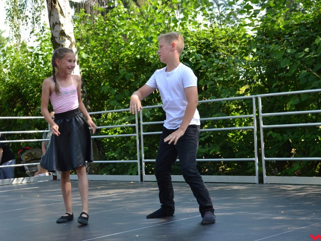 Tłumy na tanecznym pikniku Alchemia Dance Studio