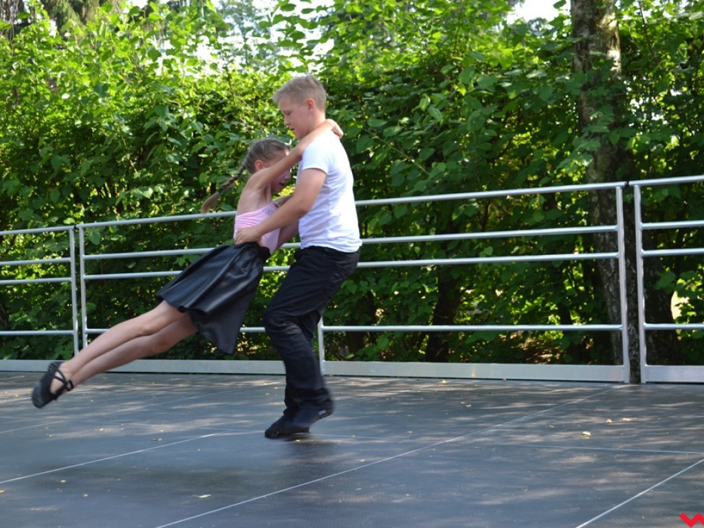 Tłumy na tanecznym pikniku Alchemia Dance Studio