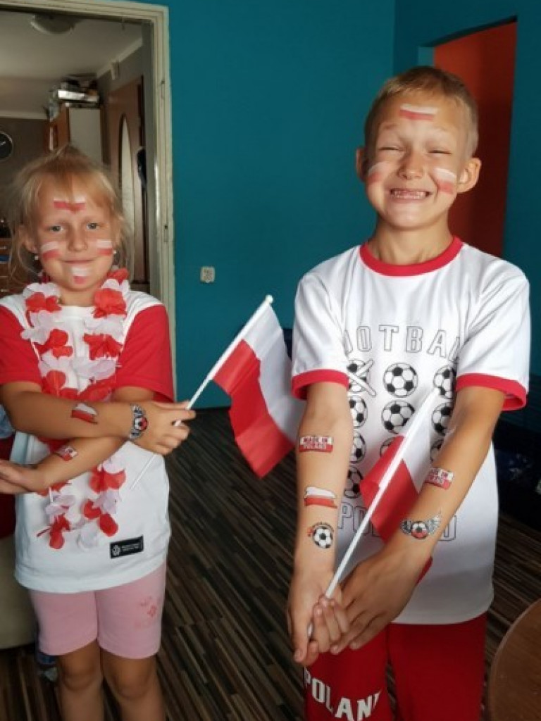 Ubrani w biało-czerwone barwy kibicowaliśmy naszym w meczu z Senegalem