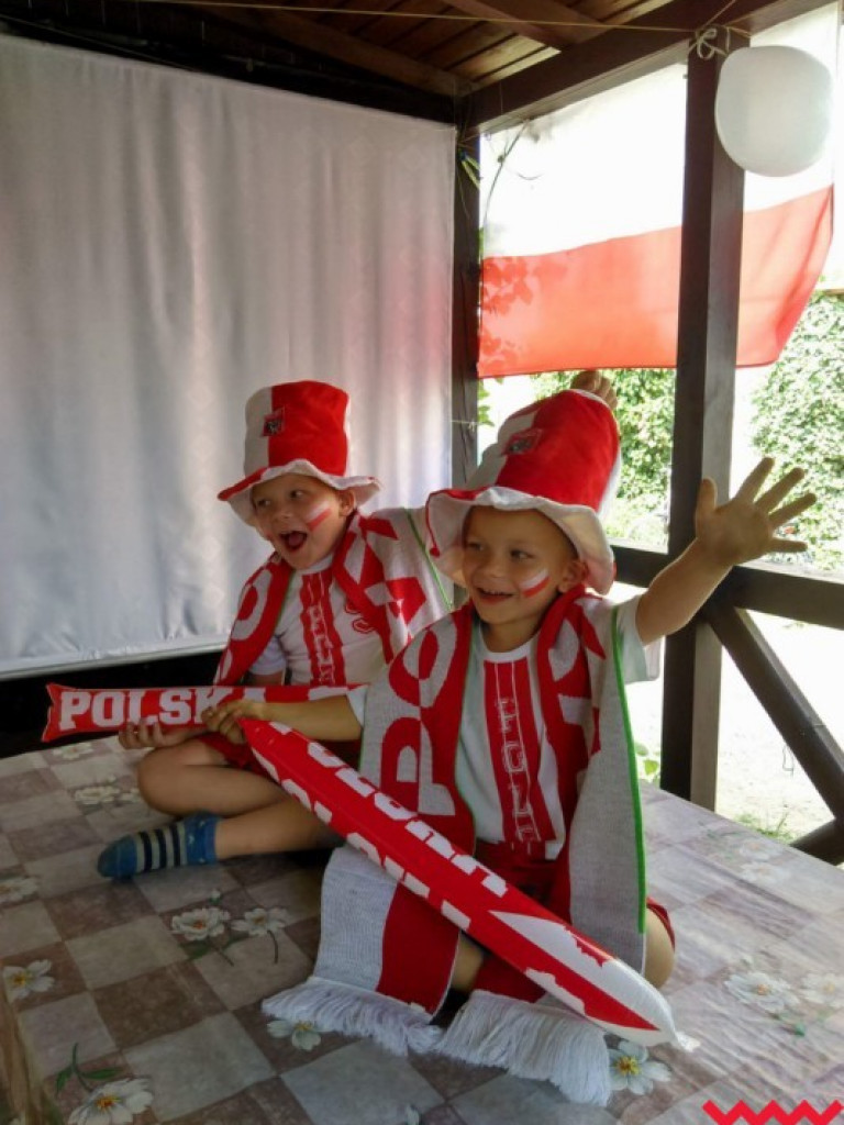 Ubrani w biało-czerwone barwy kibicowaliśmy naszym w meczu z Senegalem