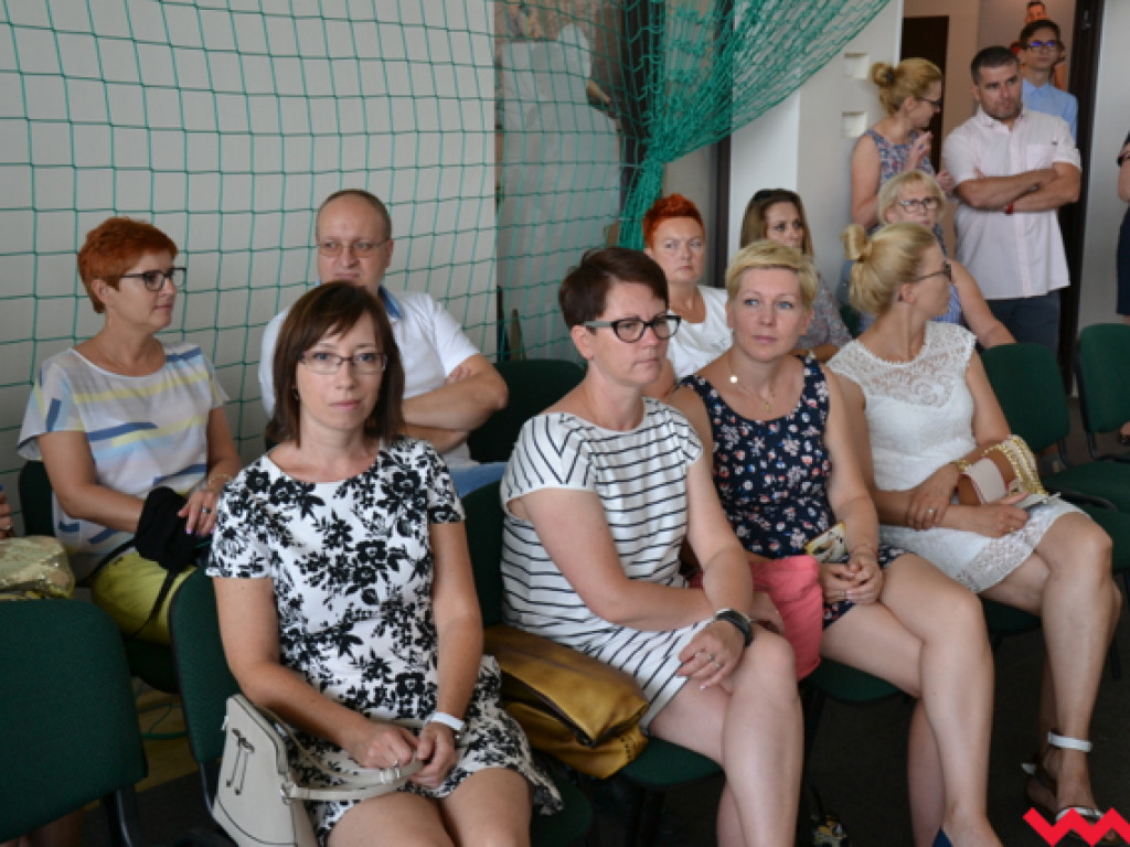 Armia prymusów i sztab dumnych rodziców na wrzesińskim zakończeniu roku szkolnego