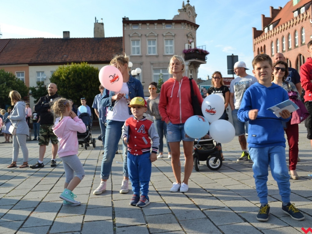 Goście specjalni z Madagaskaru na wrzesińskim rynku