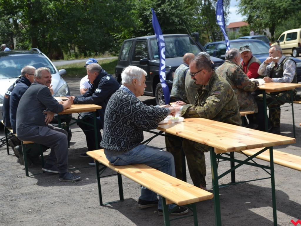 Spławikowa rywalizacja kół wędkarskich nad zalewem Lipówka