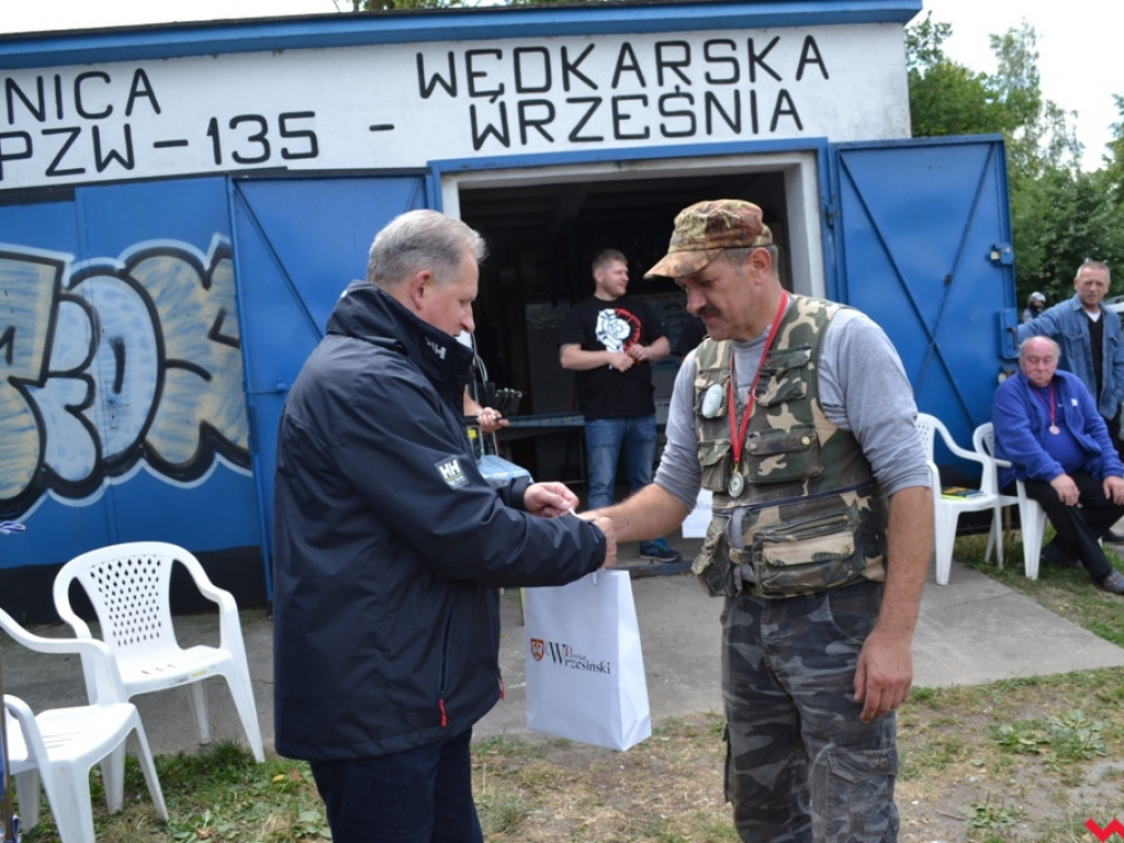Spławikowa rywalizacja kół wędkarskich nad zalewem Lipówka
