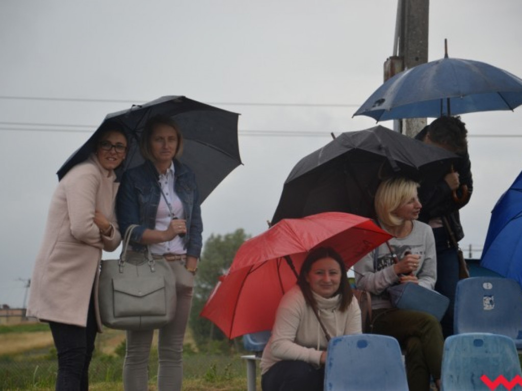 Strażacy przemoknięci do suchej nitki. Nikt jednak nie narzekał