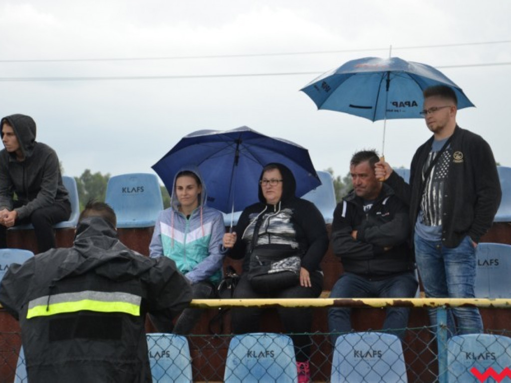 Strażacy przemoknięci do suchej nitki. Nikt jednak nie narzekał