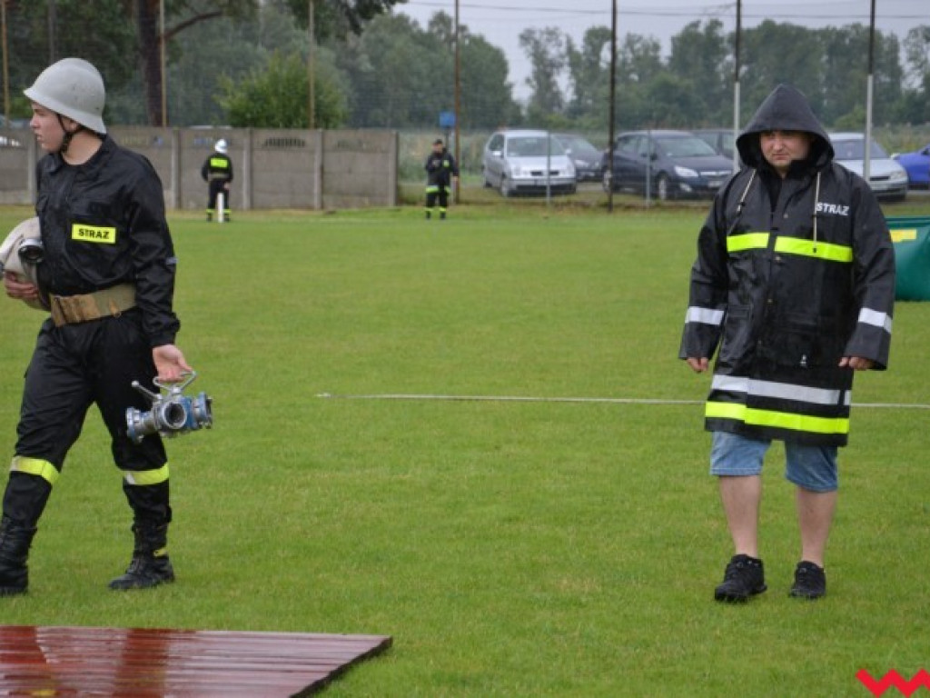 Strażacy przemoknięci do suchej nitki. Nikt jednak nie narzekał