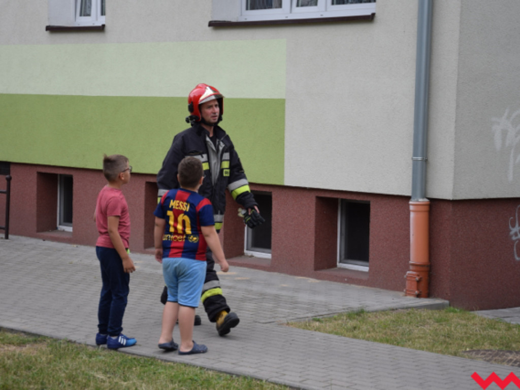 Zamieszanie przy ul. Słowackiego. W bloku wydobywał się gaz