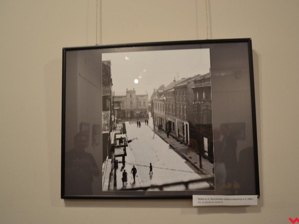 Prywatna historia miasta na starej fotografii