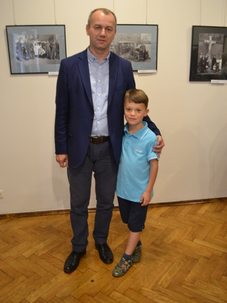 Prywatna historia miasta na starej fotografii