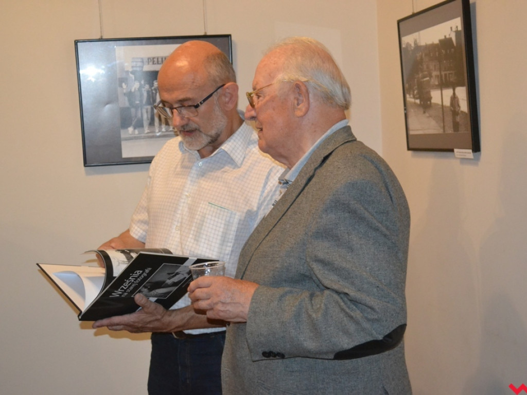 Prywatna historia miasta na starej fotografii