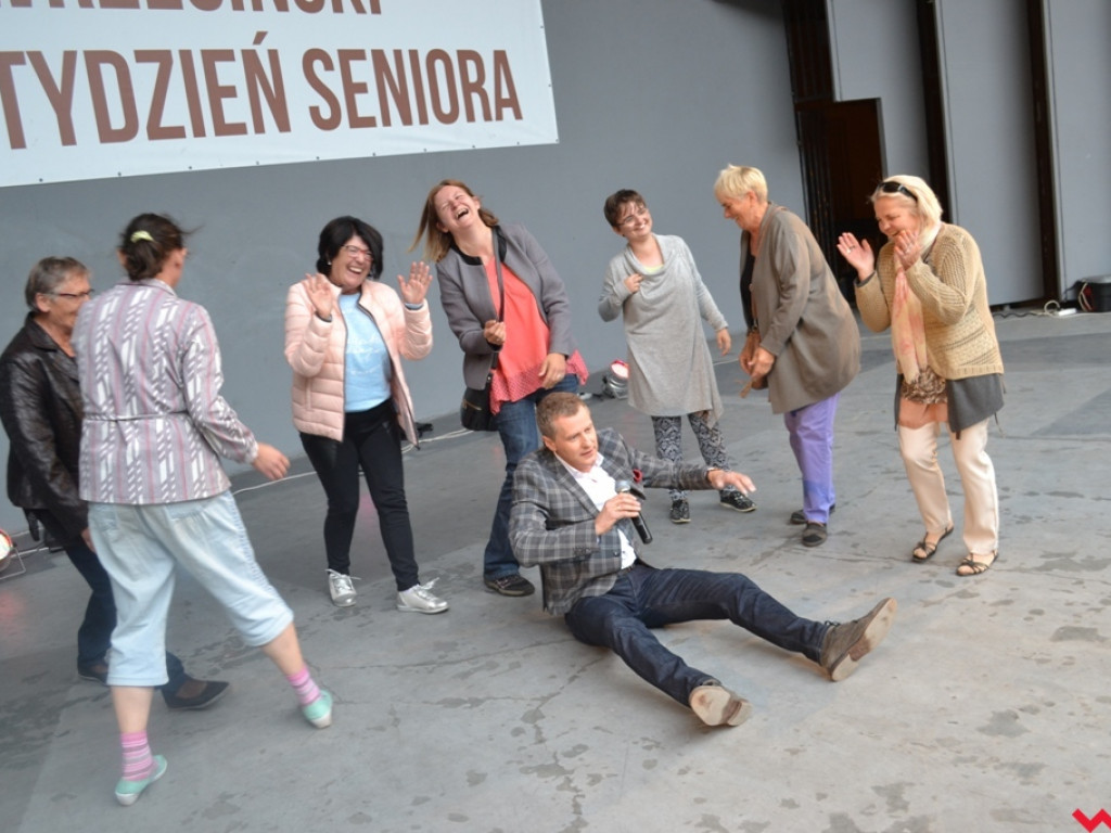 Śląski showman podbił amfiteatr. Szlagiery nadal rządzą!