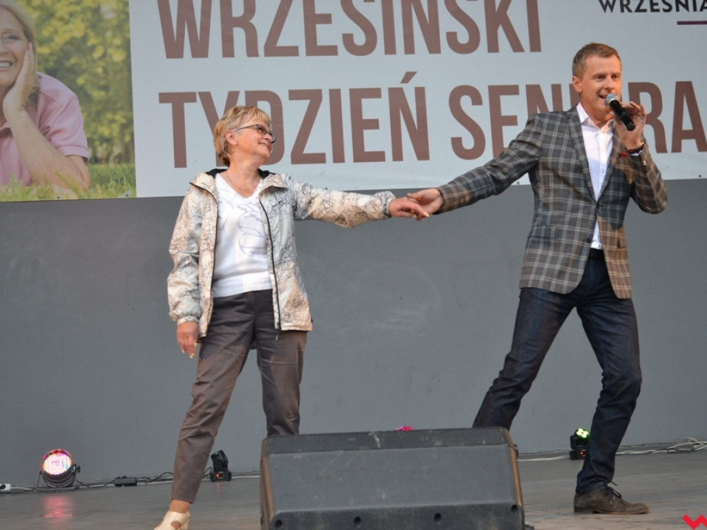 Śląski showman podbił amfiteatr. Szlagiery nadal rządzą!