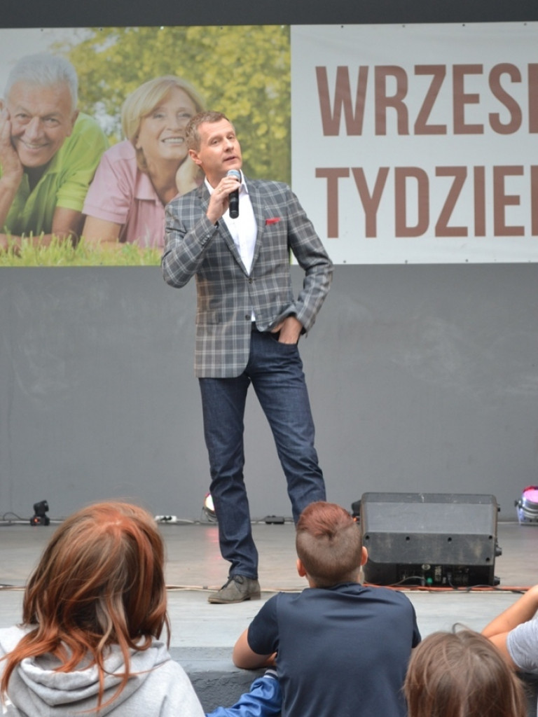 Śląski showman podbił amfiteatr. Szlagiery nadal rządzą!