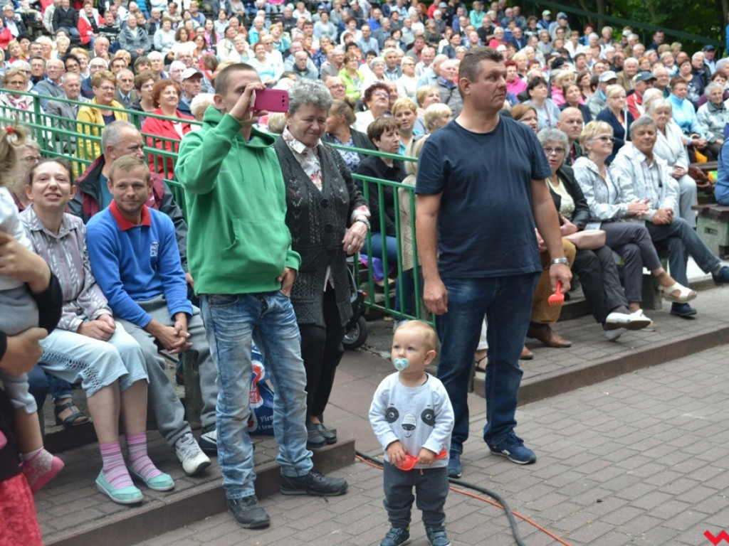 Śląski showman podbił amfiteatr. Szlagiery nadal rządzą!