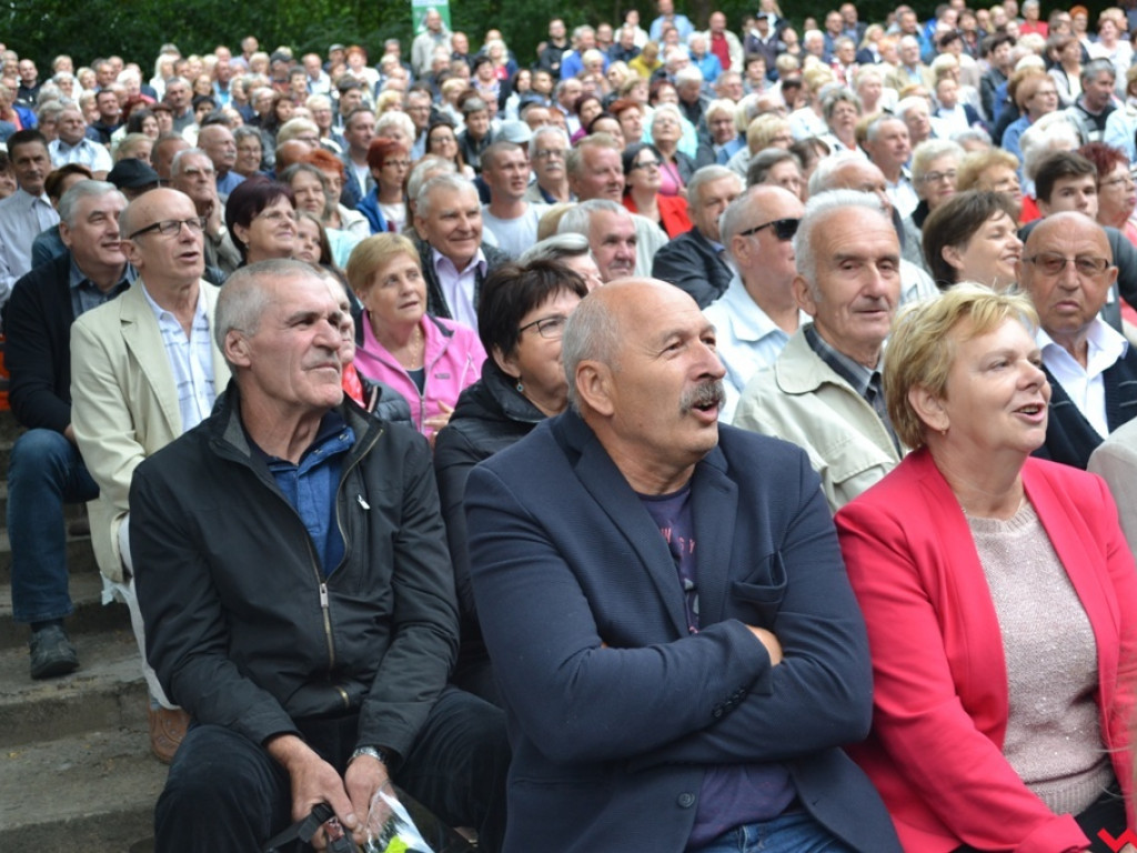 Śląski showman podbił amfiteatr. Szlagiery nadal rządzą!