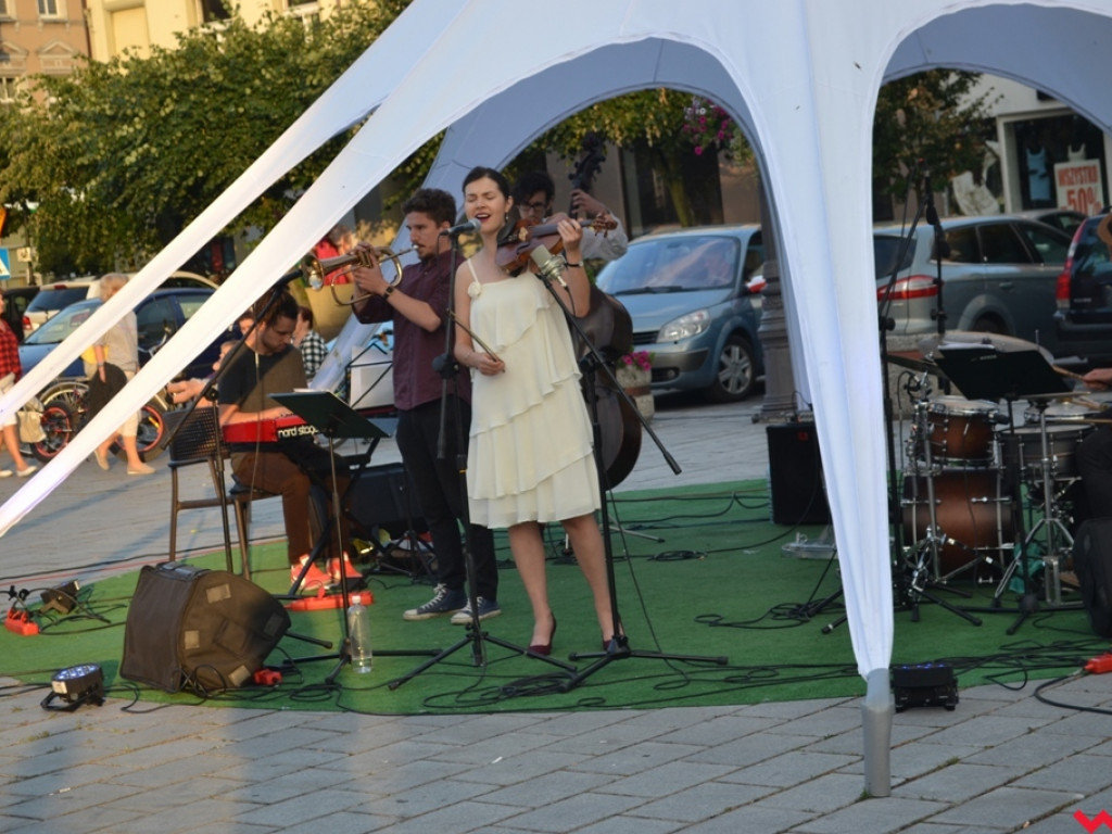 Jazz z Polesia. Urzekający koncert zespołu Ulyanica na rynku