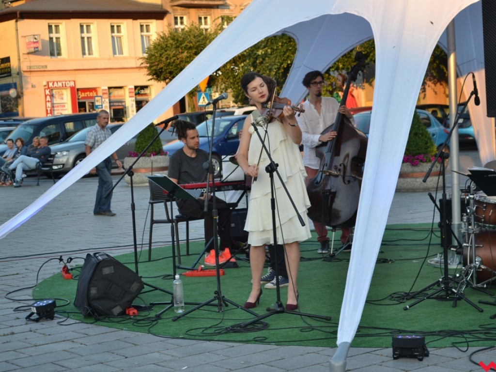 Jazz z Polesia. Urzekający koncert zespołu Ulyanica na rynku