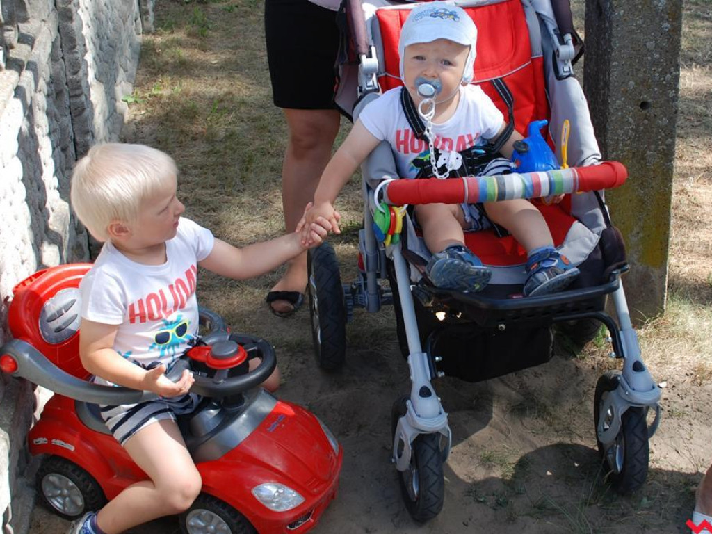 Nowy chodnik cieszy mieszkańców Rudy Komorskiej