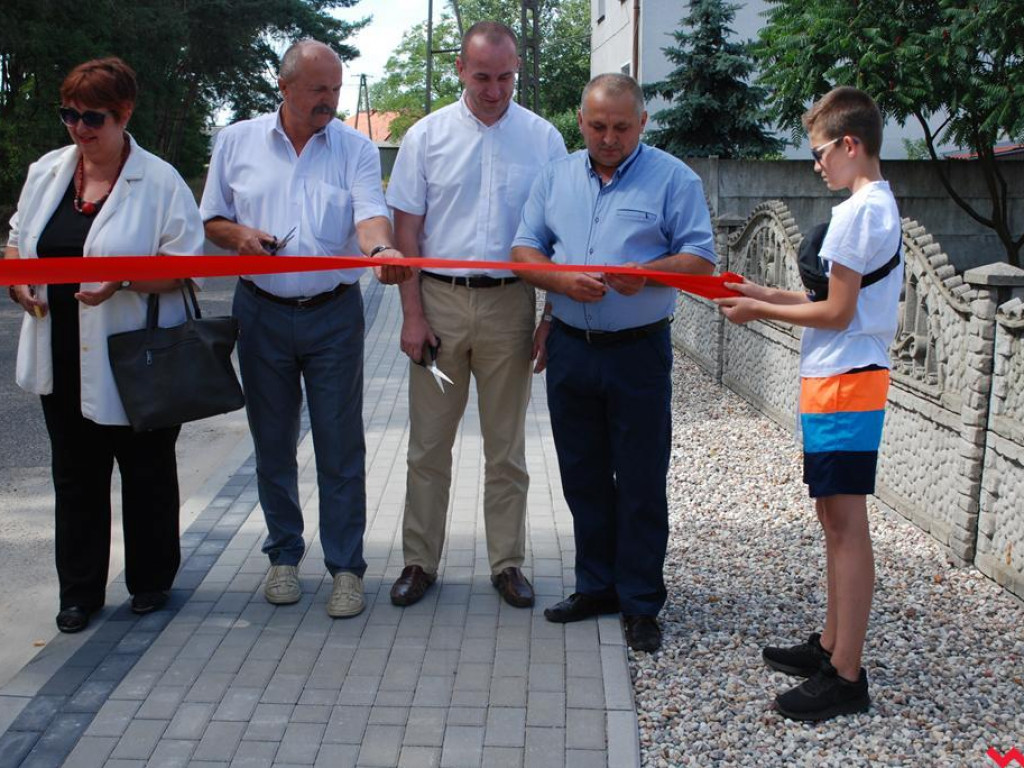 Nowy chodnik cieszy mieszkańców Rudy Komorskiej