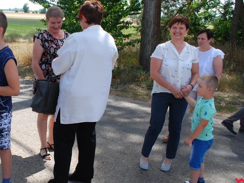 Nowy chodnik cieszy mieszkańców Rudy Komorskiej