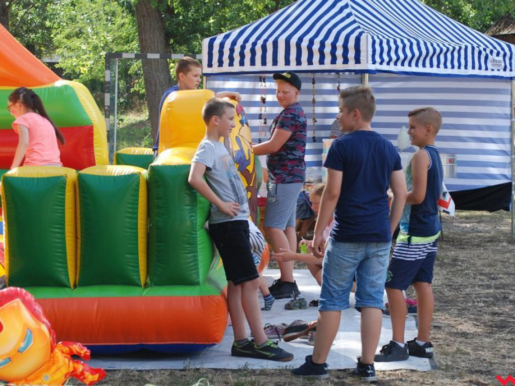 Nowy chodnik cieszy mieszkańców Rudy Komorskiej