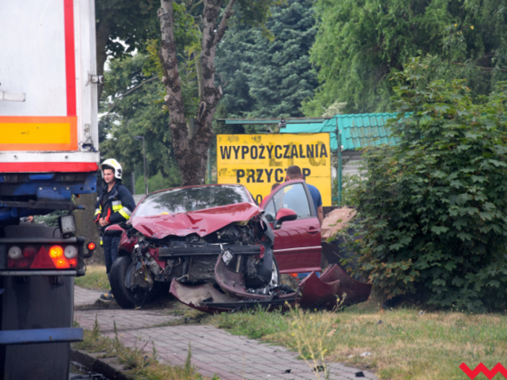 Kolizja na drodze wojewódzkiej w Kaczanowie. Po ostatnich opadach ślisko na drogach!
