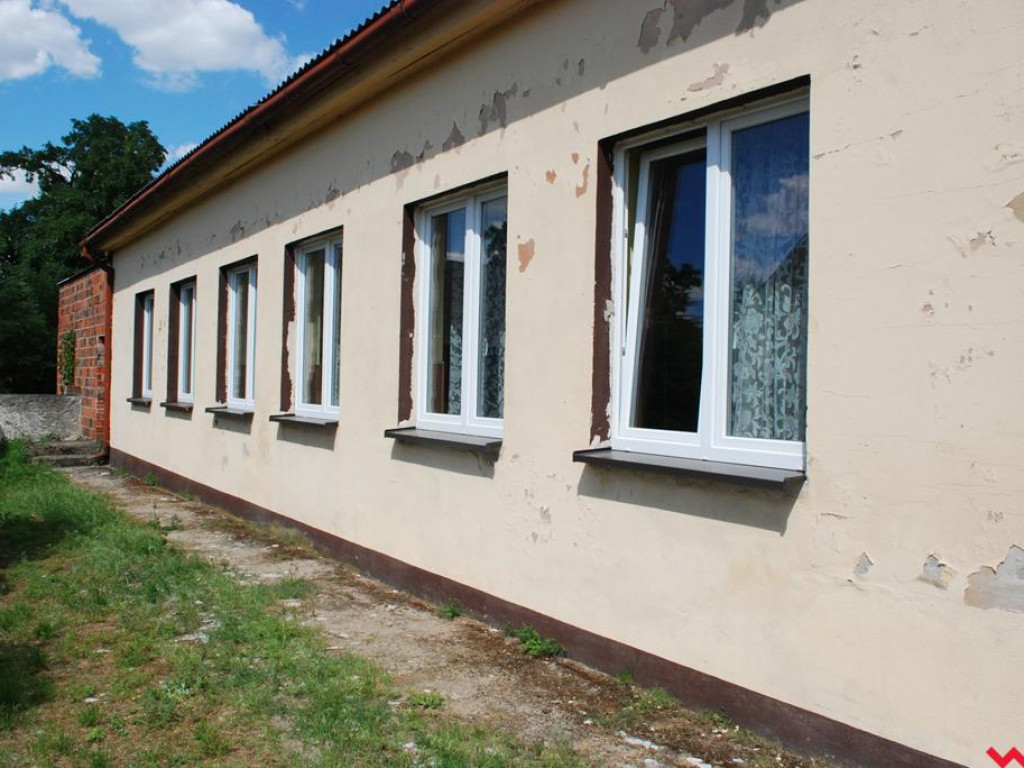 Świetlica wiejska w Lisewie będzie jak malowana. Na razie tylko na zewnątrz
