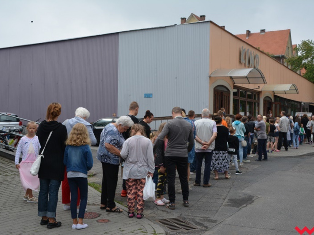 Oblężenie wakacyjnych poranków filmowych w Kinie „Trójka”