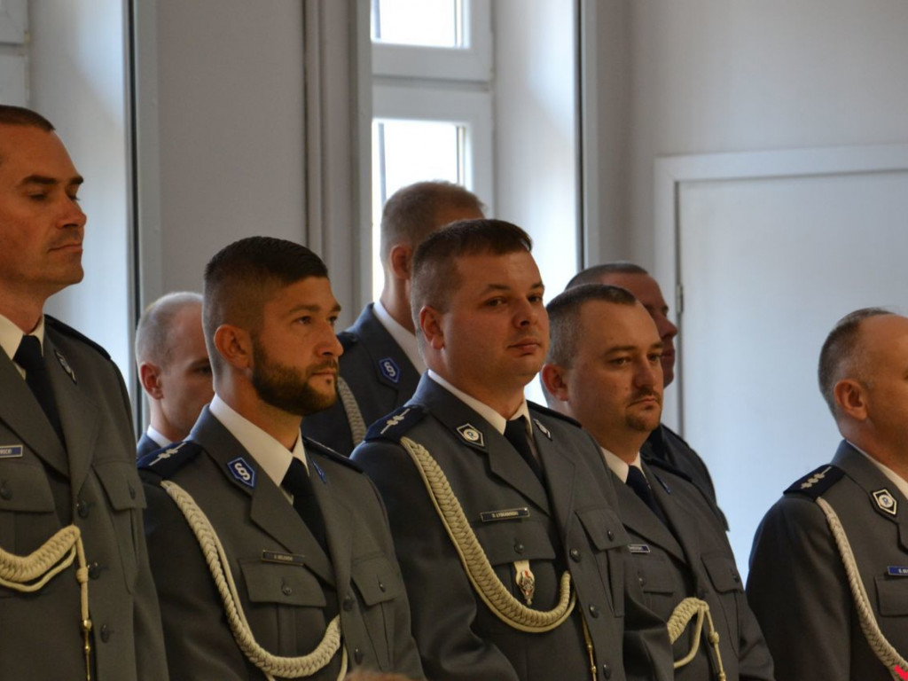 Dla takich chwil znoszą trudy swojej pracy. Odznaczenia i awanse z okazji Święta Policji