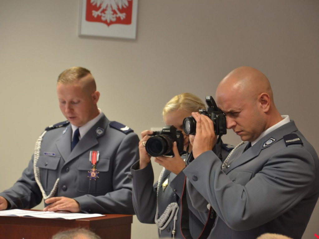 Dla takich chwil znoszą trudy swojej pracy. Odznaczenia i awanse z okazji Święta Policji