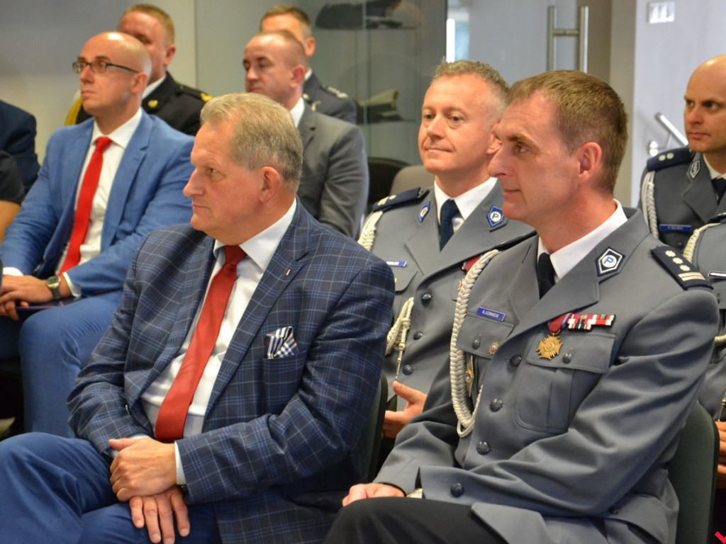 Dla takich chwil znoszą trudy swojej pracy. Odznaczenia i awanse z okazji Święta Policji