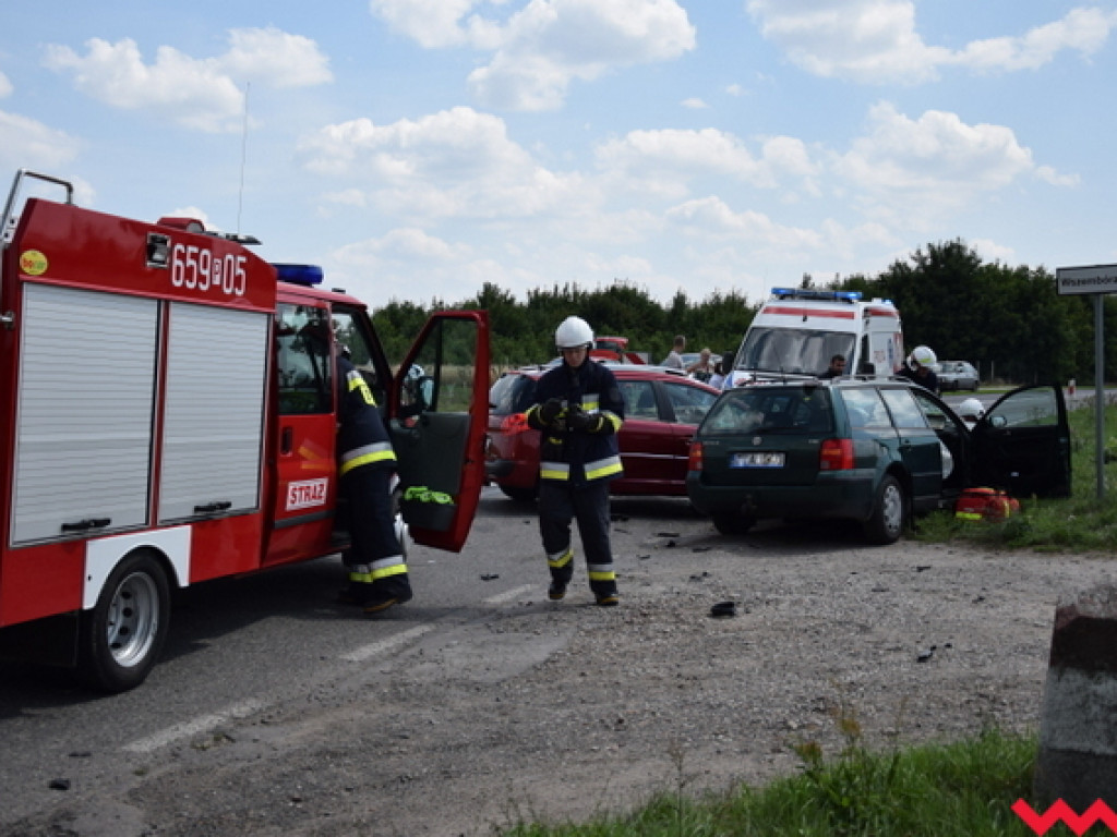 Wypadek na dawnej granicy w Borzykowie. Jedna osoba ranna przewieziona do szpitala