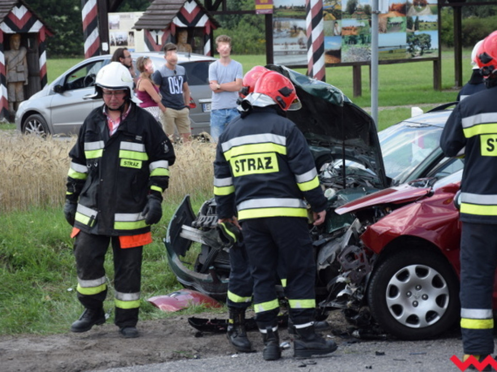 Wypadek na dawnej granicy w Borzykowie. Jedna osoba ranna przewieziona do szpitala