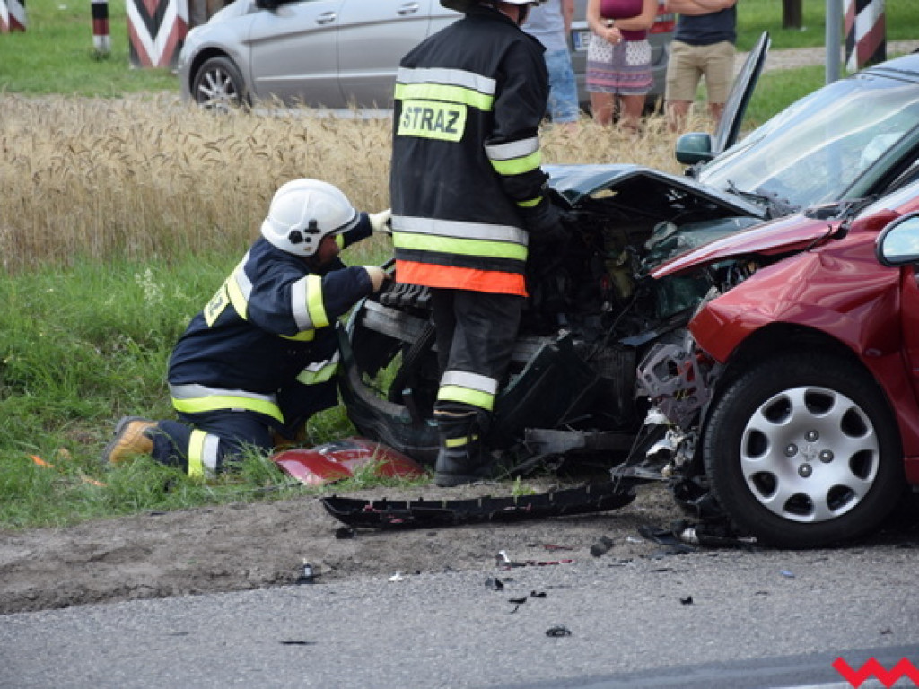 Wypadek na dawnej granicy w Borzykowie. Jedna osoba ranna przewieziona do szpitala