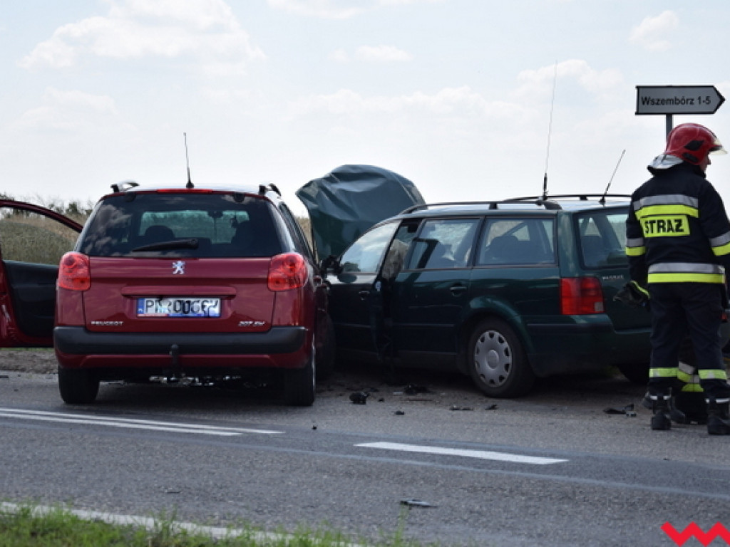 Wypadek na dawnej granicy w Borzykowie. Jedna osoba ranna przewieziona do szpitala