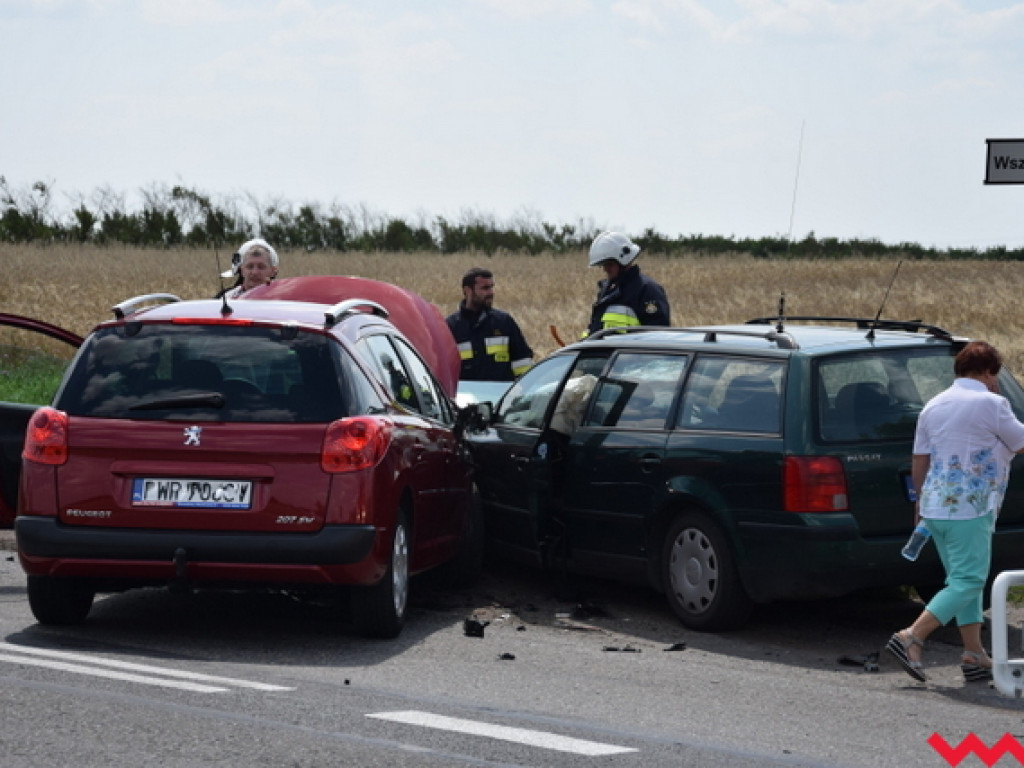 Wypadek na dawnej granicy w Borzykowie. Jedna osoba ranna przewieziona do szpitala