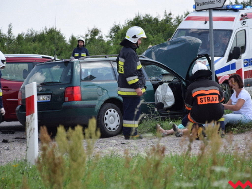 Wypadek na dawnej granicy w Borzykowie. Jedna osoba ranna przewieziona do szpitala