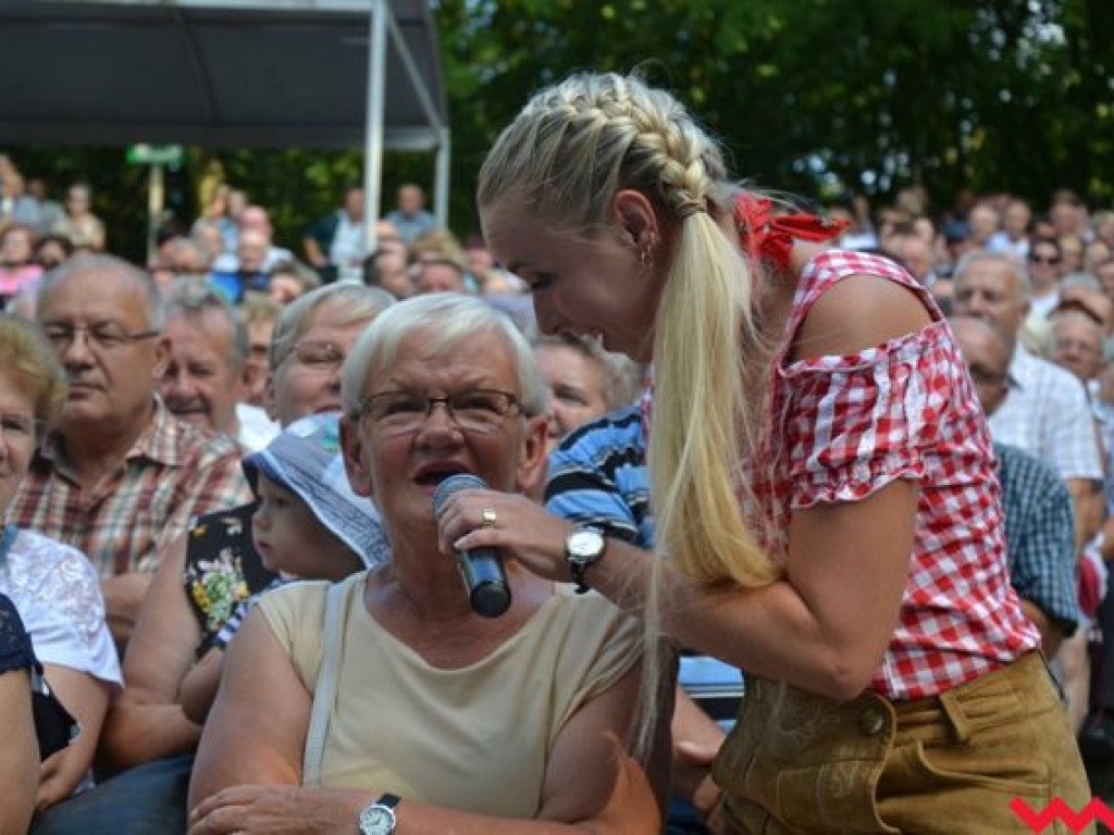 Claudia i Kasia Chwołka wciągnęły wrześnian do wspólnego śpiewania