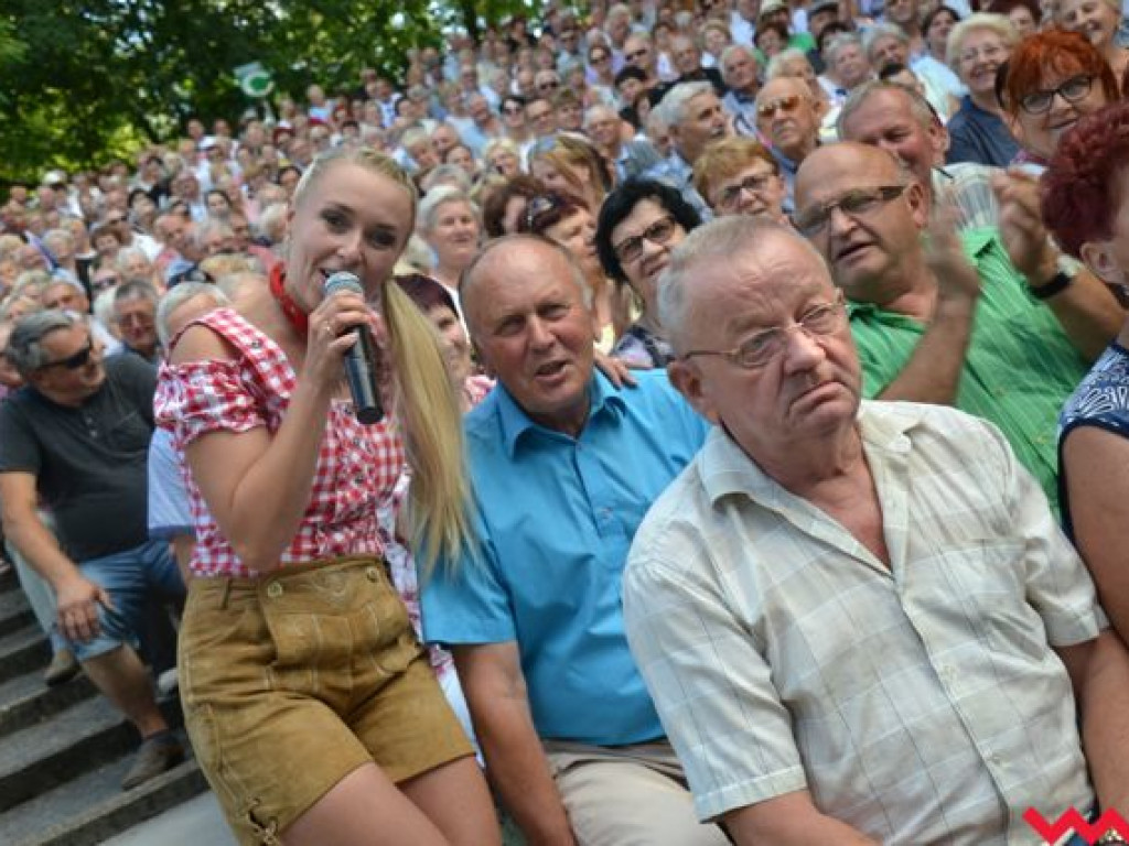 Claudia i Kasia Chwołka wciągnęły wrześnian do wspólnego śpiewania