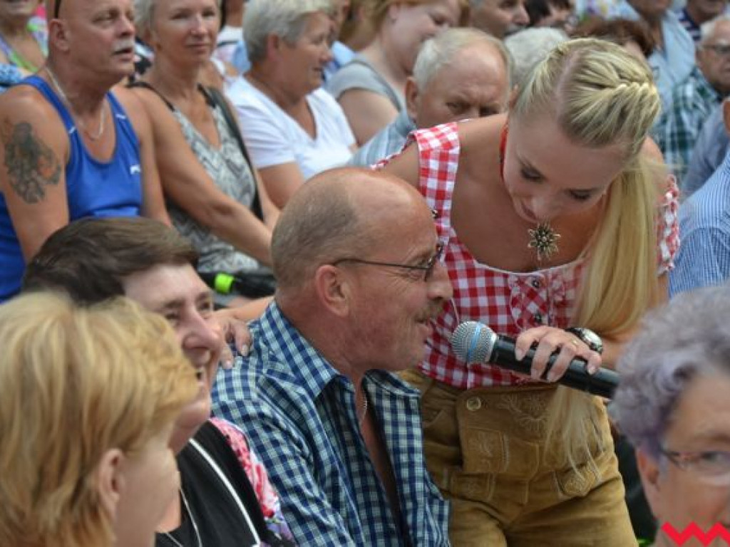 Claudia i Kasia Chwołka wciągnęły wrześnian do wspólnego śpiewania