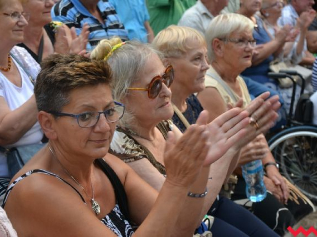 Claudia i Kasia Chwołka wciągnęły wrześnian do wspólnego śpiewania