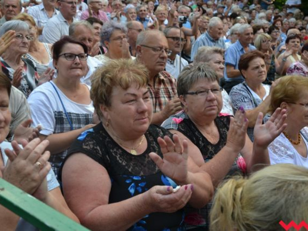 Claudia i Kasia Chwołka wciągnęły wrześnian do wspólnego śpiewania