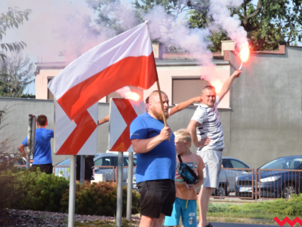 Września pamięta o powstańcach warszawskich. Uroczystość na rondzie w 74. rocznicę