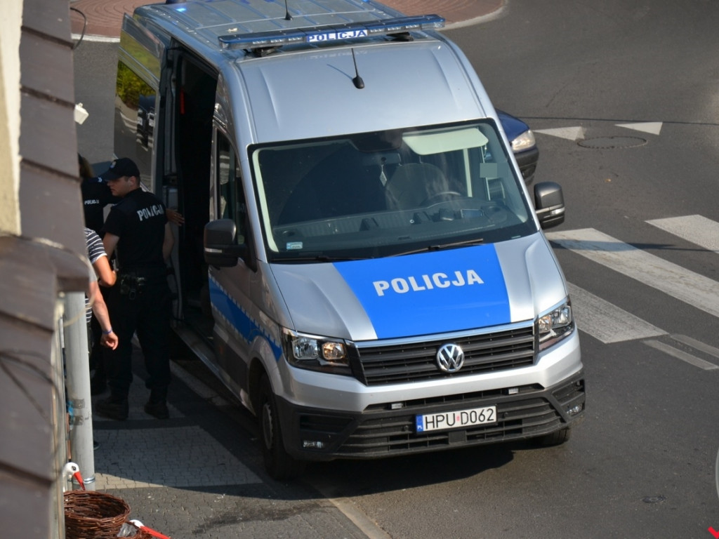 Damsko-męska bójka pod naszą redakcją. Policja pojawiła się błyskawicznie