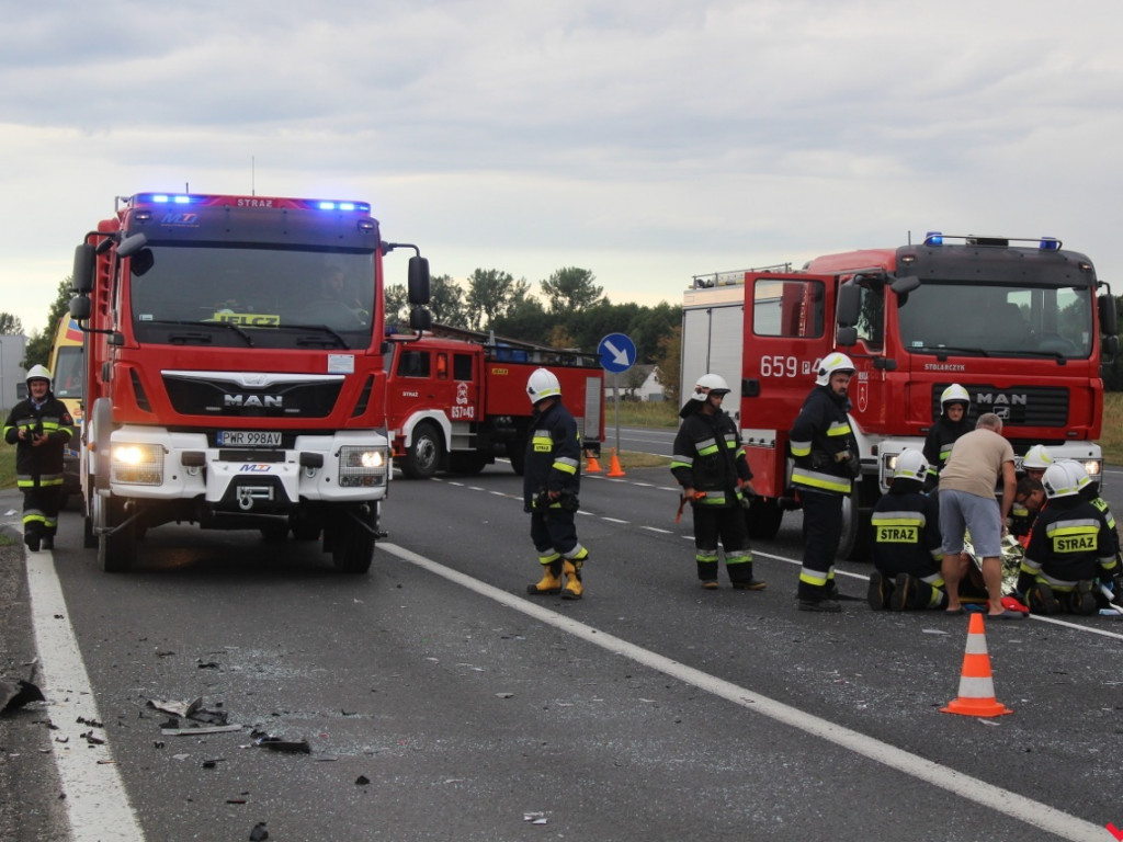 Zderzenie dwóch osobówek w Nekli. Siedem osób poszkodowanych
