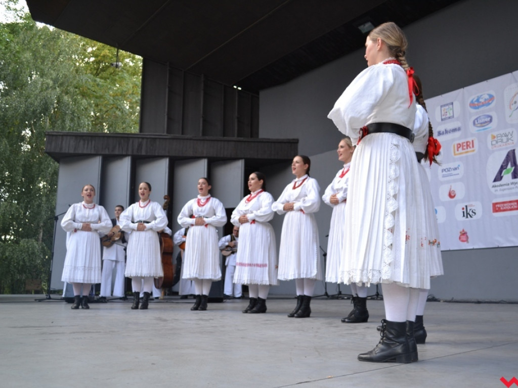 Pod urokiem folkloru. Zespoły z całego świata we wrzesińskim amfiteatrze